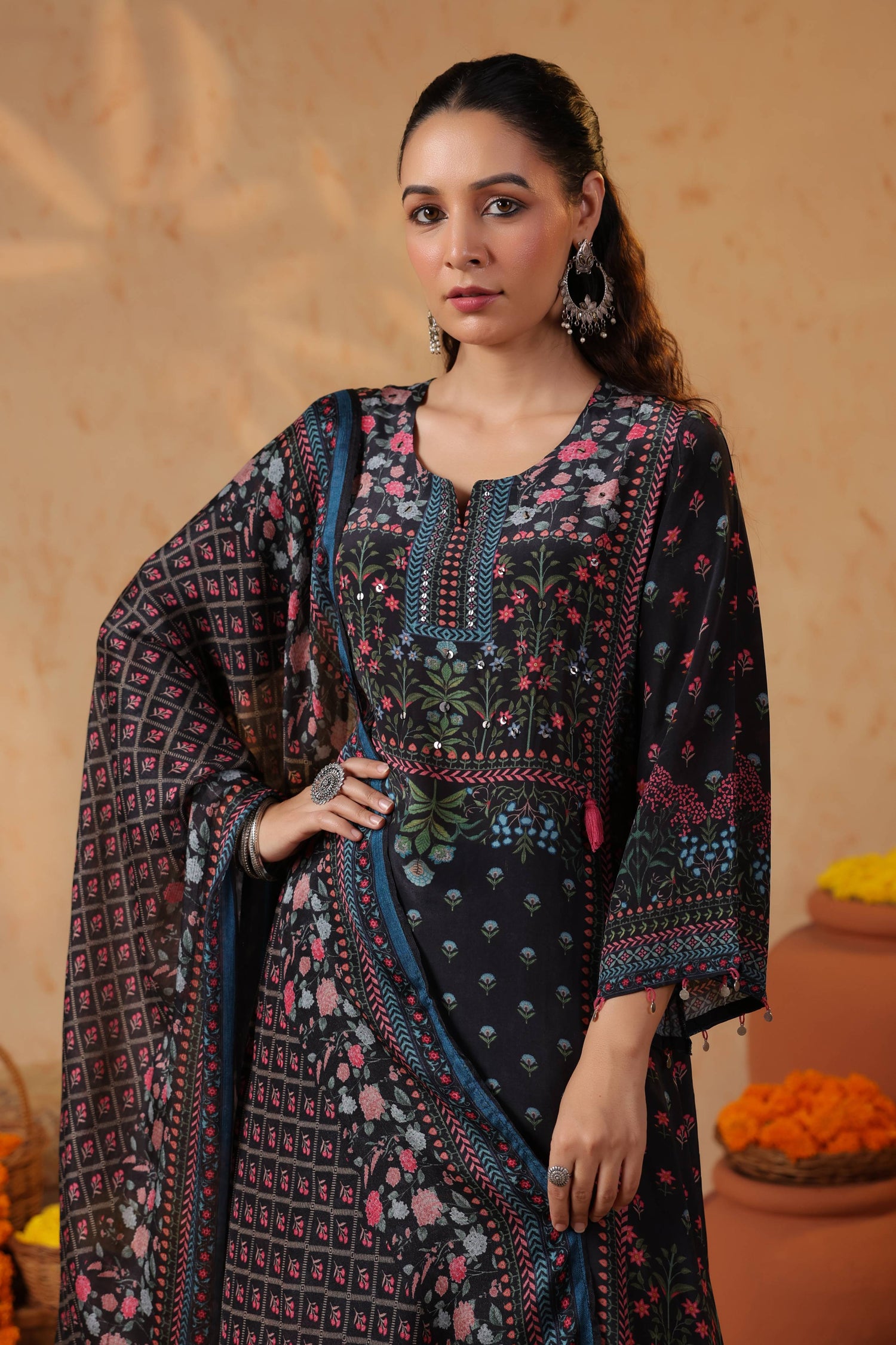 Noir Garden Kurta Set