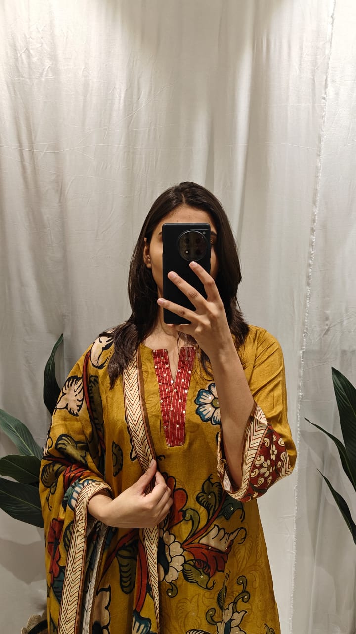 Kashmiri Embroidered Kurta Set